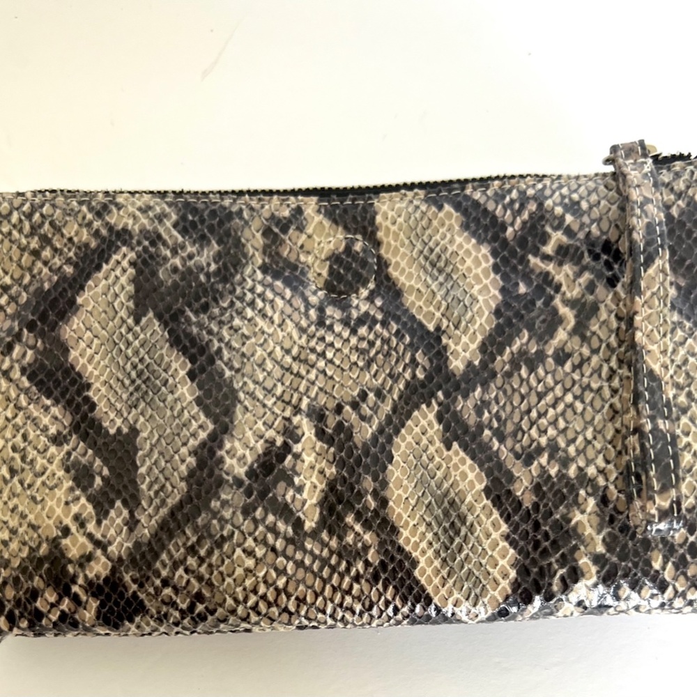 NWT Snakeskin Reversible Faux Leather Clutch Bag - Picture 2 of 6